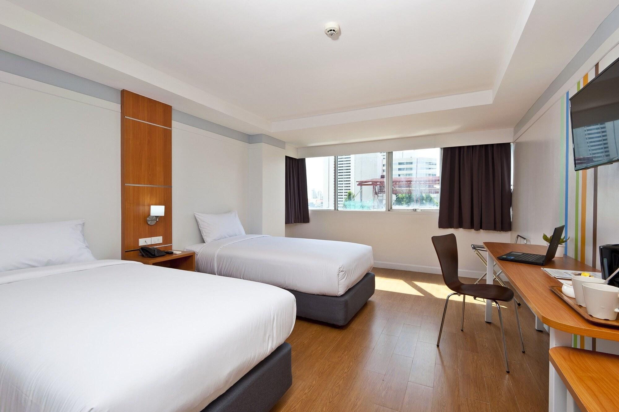 Anya Nana At Sukhumvit Bangkok Hotel Exterior photo