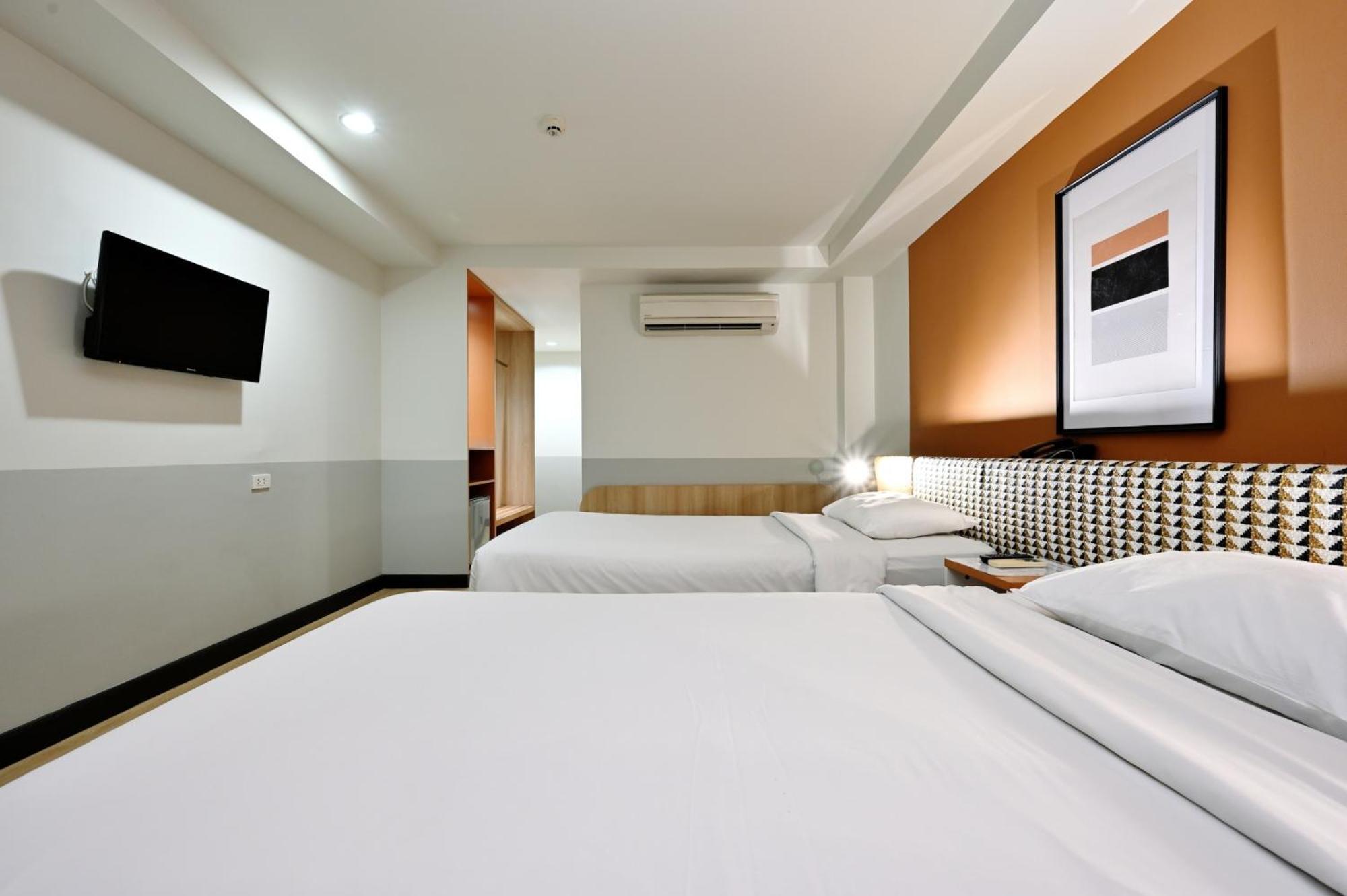 Anya Nana At Sukhumvit Bangkok Hotel Exterior photo