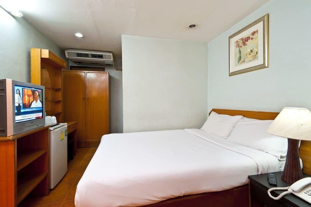 Anya Nana At Sukhumvit Bangkok Hotel Exterior photo